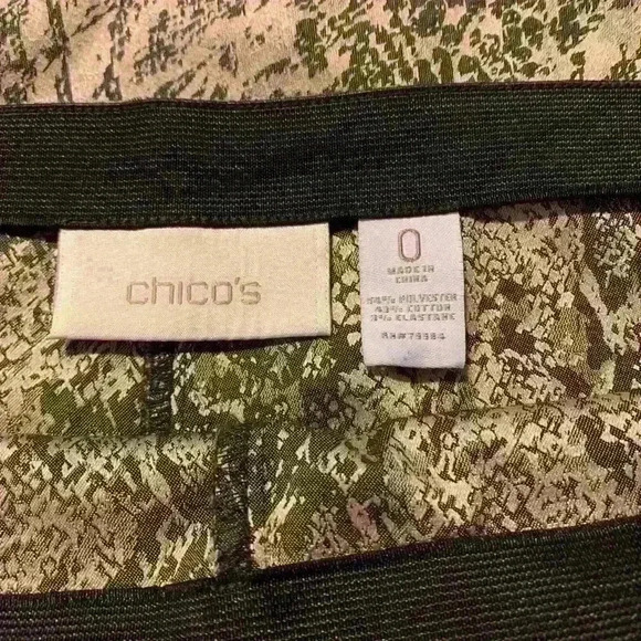 Chicos Girlfriend Ankle Animal Print Crop Pants Machine Washable Size 00 - Picture 3 of 7